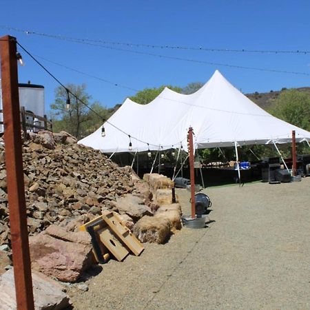 Creekside Lodge And Cabins Mayer المظهر الخارجي الصورة