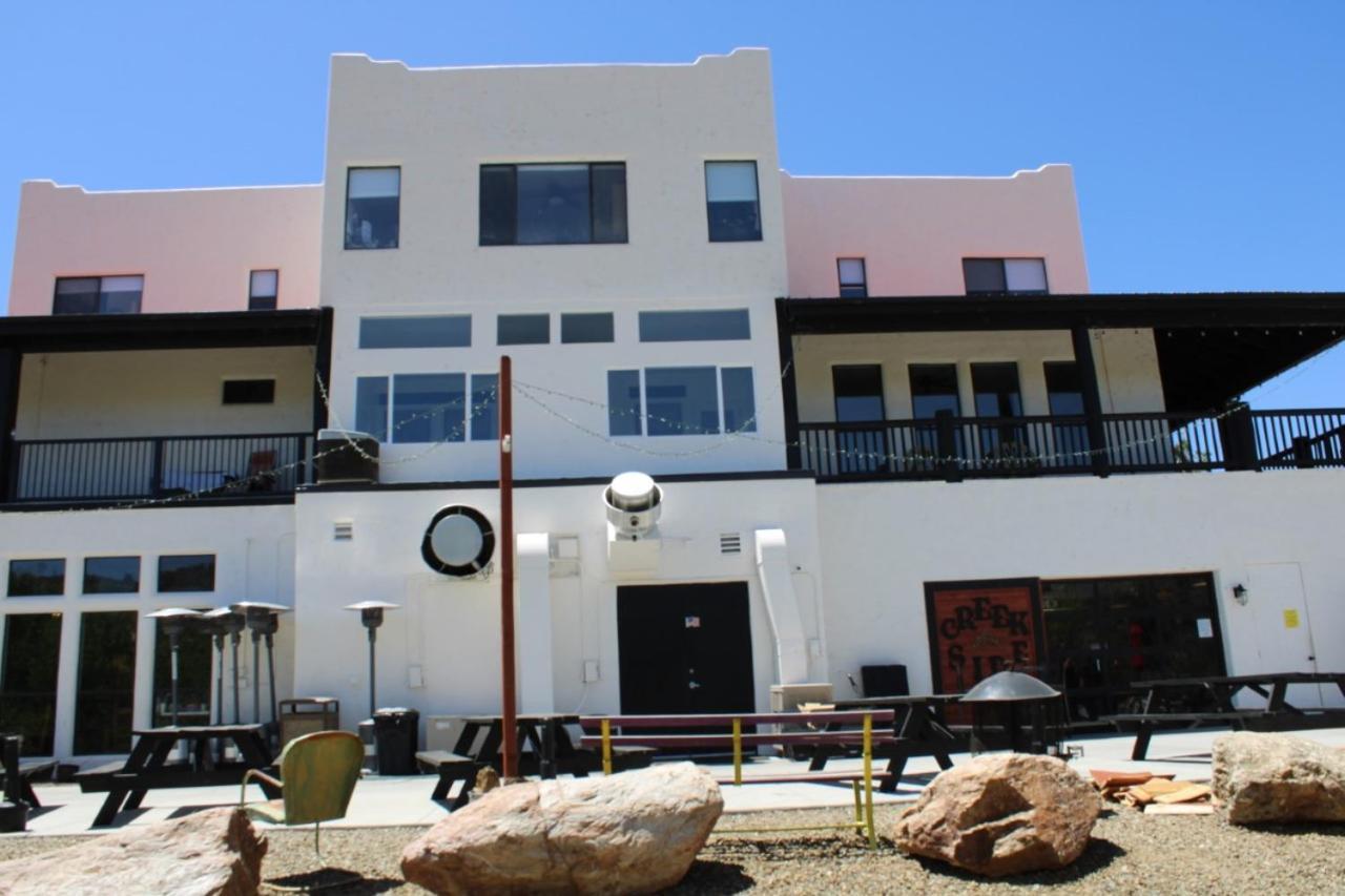 Creekside Lodge And Cabins Mayer المظهر الخارجي الصورة