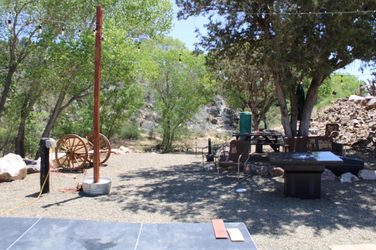 Creekside Lodge And Cabins Mayer المظهر الخارجي الصورة